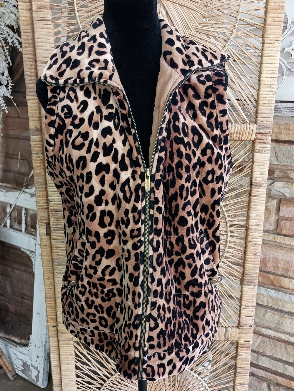 Jones New York Leopard Print Zip Vest in Brown and Black_XL
